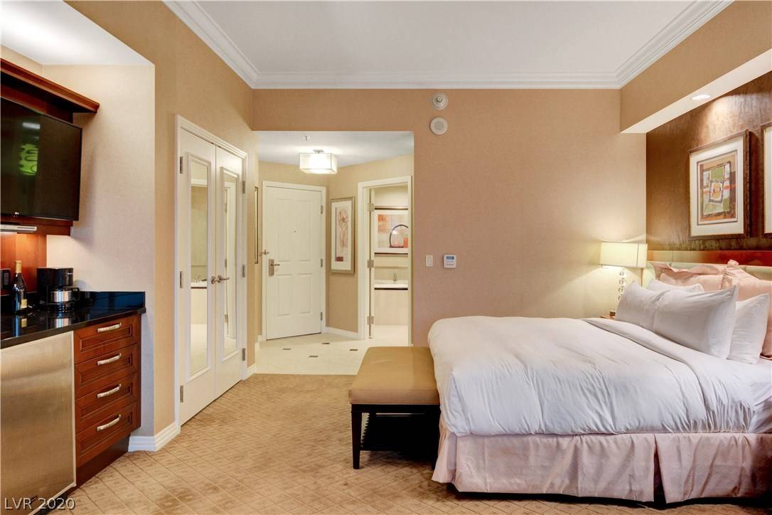 Las Vegas, NV 89109,135 Harmon AVE #3309