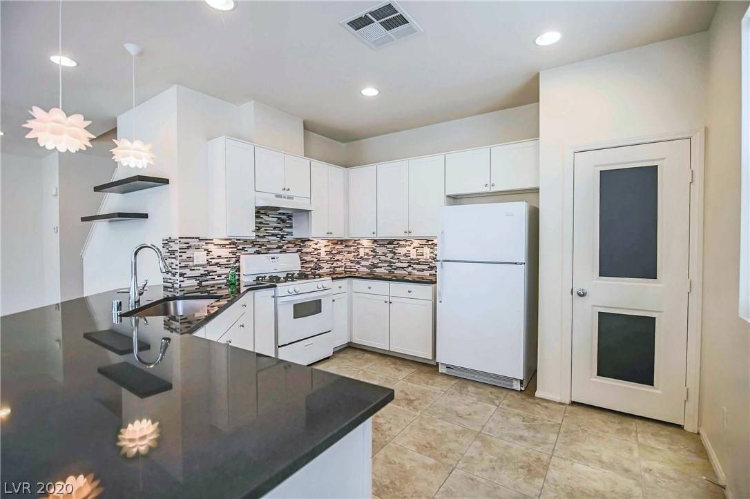 Las Vegas, NV 89148,9830 Colenso CT