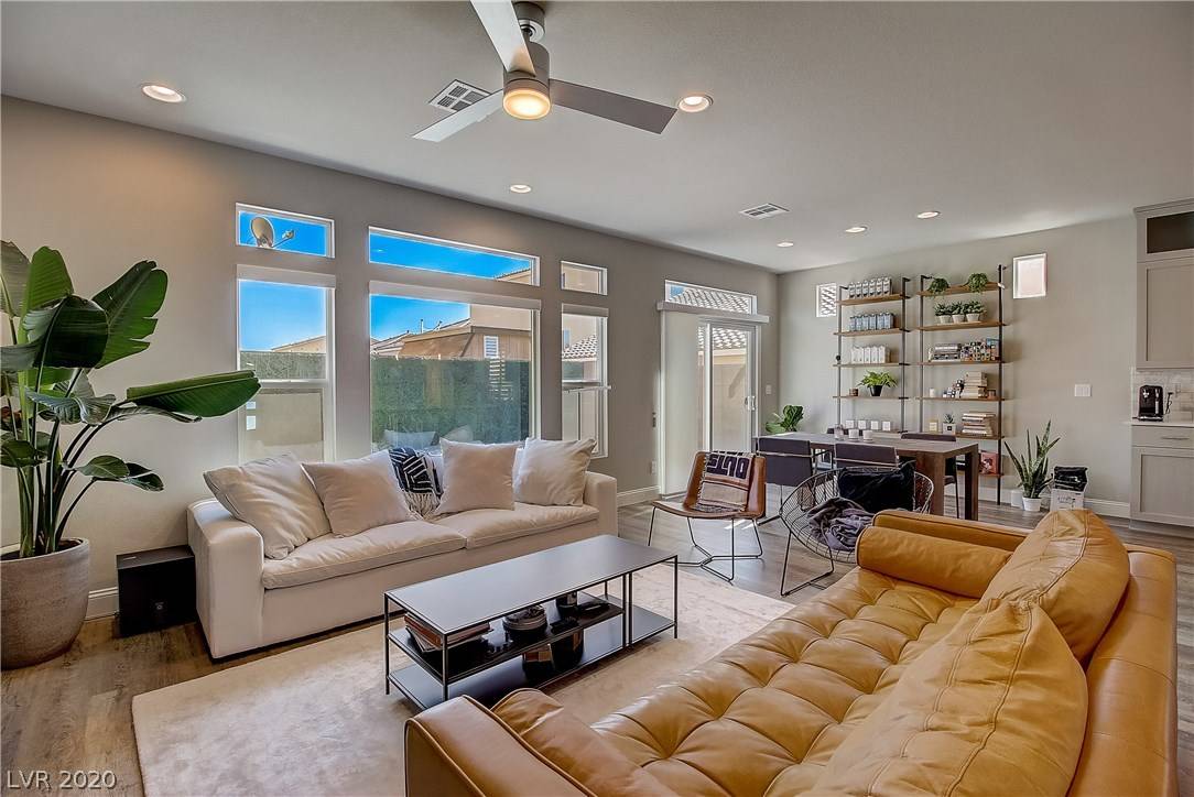 Las Vegas, NV 89139,8576 Fox Brook ST