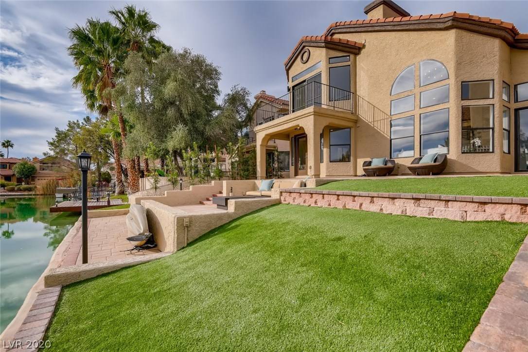 Las Vegas, NV 89117,3012 Waterside CIR