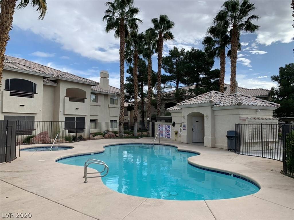 Las Vegas, NV 89117,3320 Fort Apache RD #135