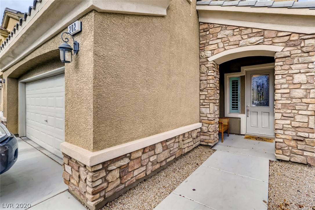 Las Vegas, NV 89148,202 Tall Ruff DR