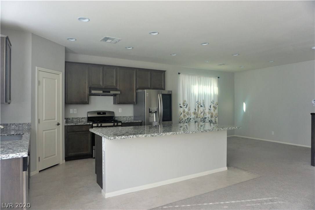 Las Vegas, NV 89139,5921 Roaring Canyon