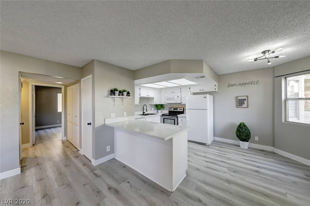 Las Vegas, NV 89128,1324 Pinto Rock LN #102