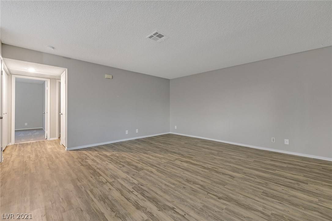 Las Vegas, NV 89128,1336 Huntdale LN #201