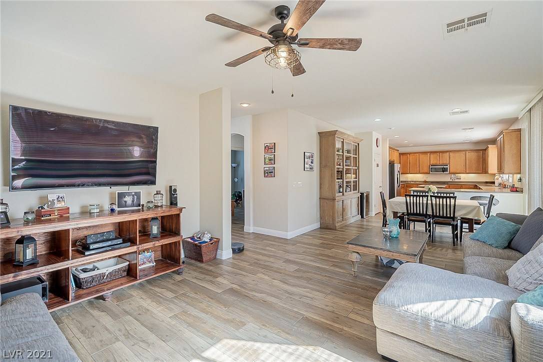 North Las Vegas, NV 89031,17 La Madre WAY