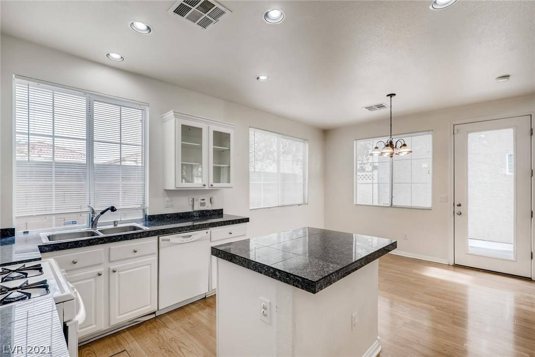Las Vegas, NV 89139,5528 Andes Mountain AVE