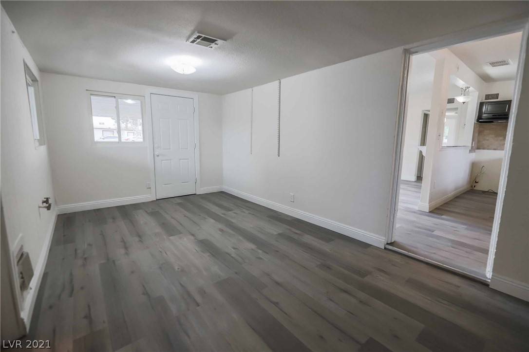 North Las Vegas, NV 89030,1321 Oakwood AVE