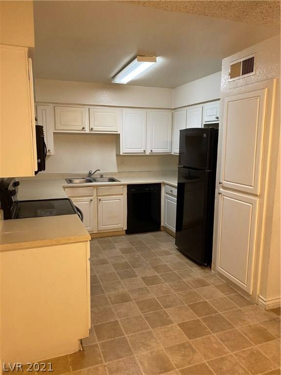 Las Vegas, NV 89128,3151 Soaring Gulls DR #2092