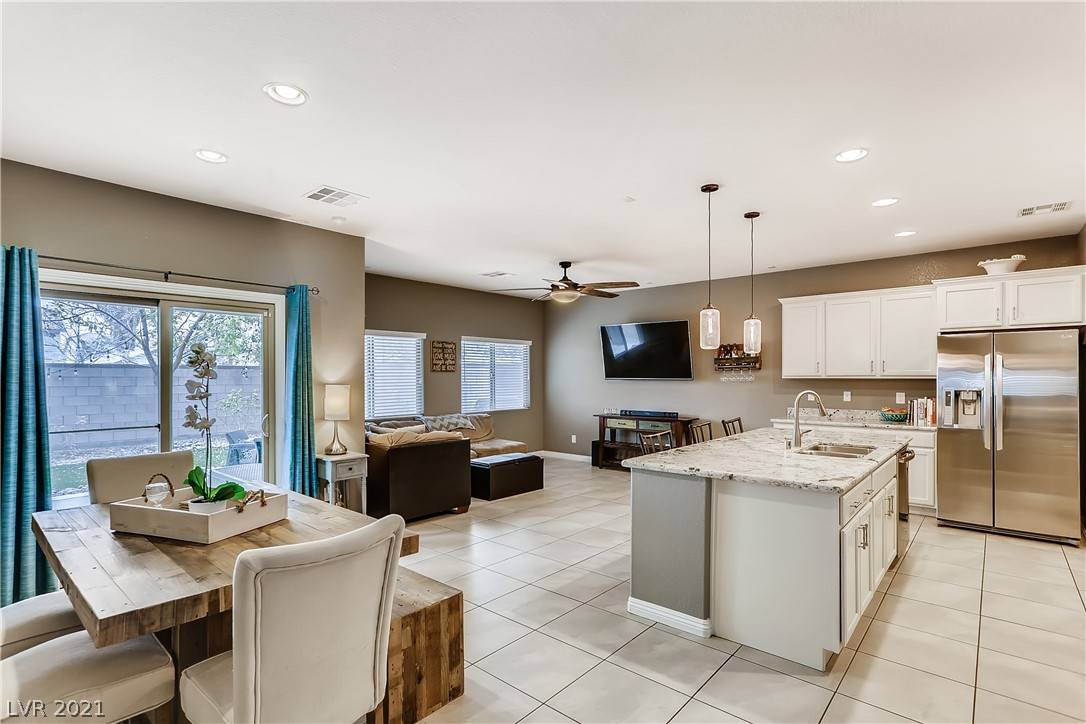 Las Vegas, NV 89117,8449 Blacktip AVE