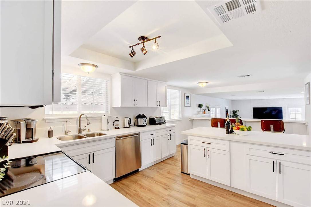 Las Vegas, NV 89120,5676 Birchwood CIR