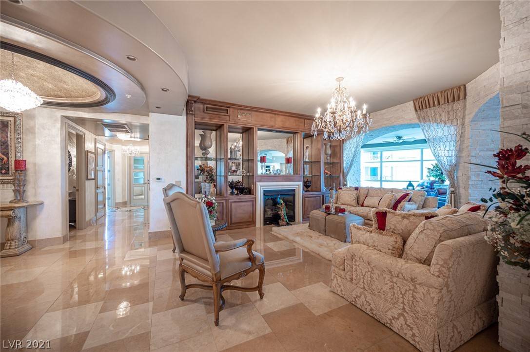 Las Vegas, NV 89145,9101 Alta DR #401
