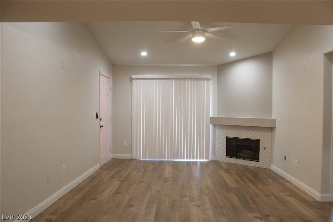 Las Vegas, NV 89147,7885 Flamingo RD #2121