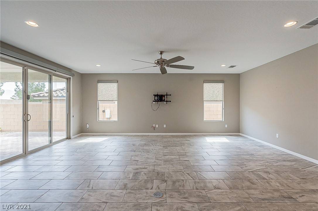 Las Vegas, NV 89166,9990 Chaparral Wind AVE