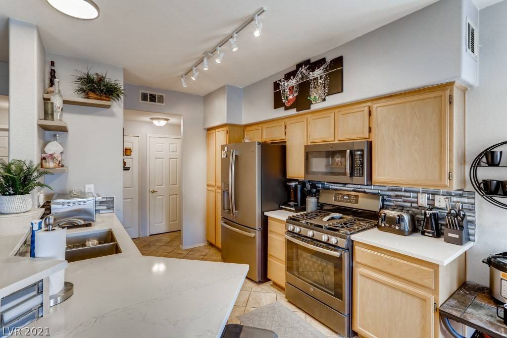 Las Vegas, NV 89183,1050 E Cactus AVE #2065