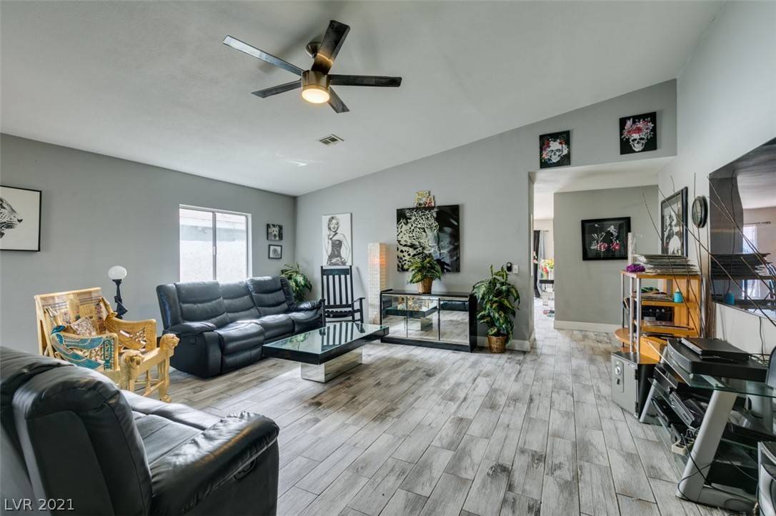 Las Vegas, NV 89107,6625 Bills WAY