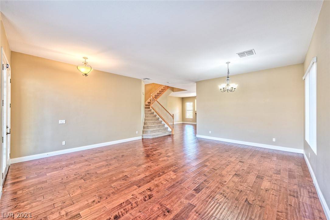 North Las Vegas, NV 89084,6917 Puetollano DR