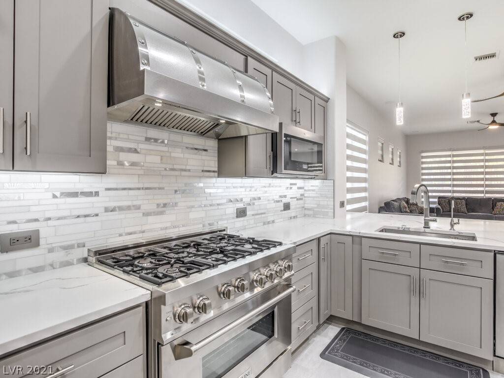 Henderson, NV 89052,10 Emerald Dunes CIR