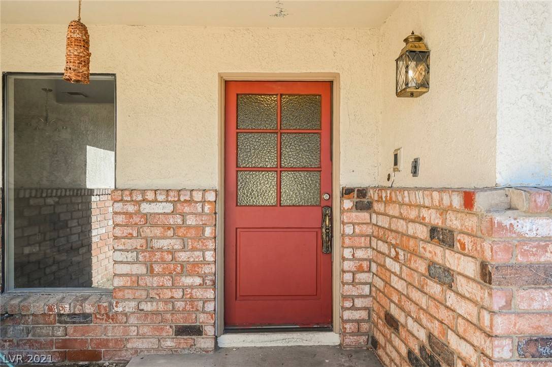 Las Vegas, NV 89102,4017 Paul Robarts CT