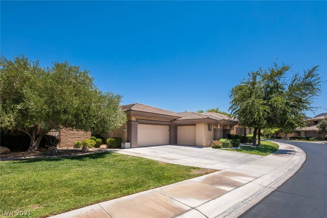 Henderson, NV 89052,38 Isleworth DR