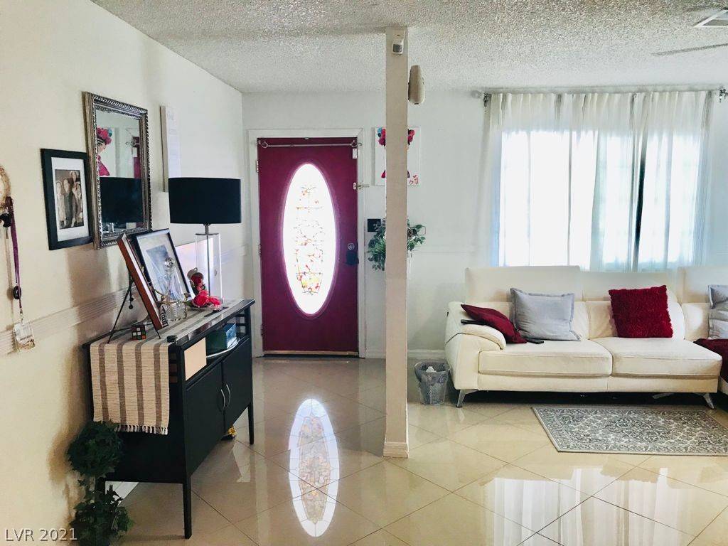 North Las Vegas, NV 89030,2805 Lodge Pole CT
