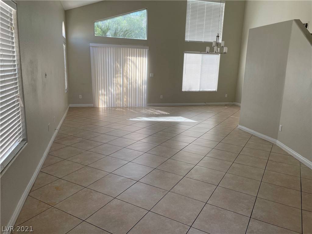 Las Vegas, NV 89145,121 Golf Range ST