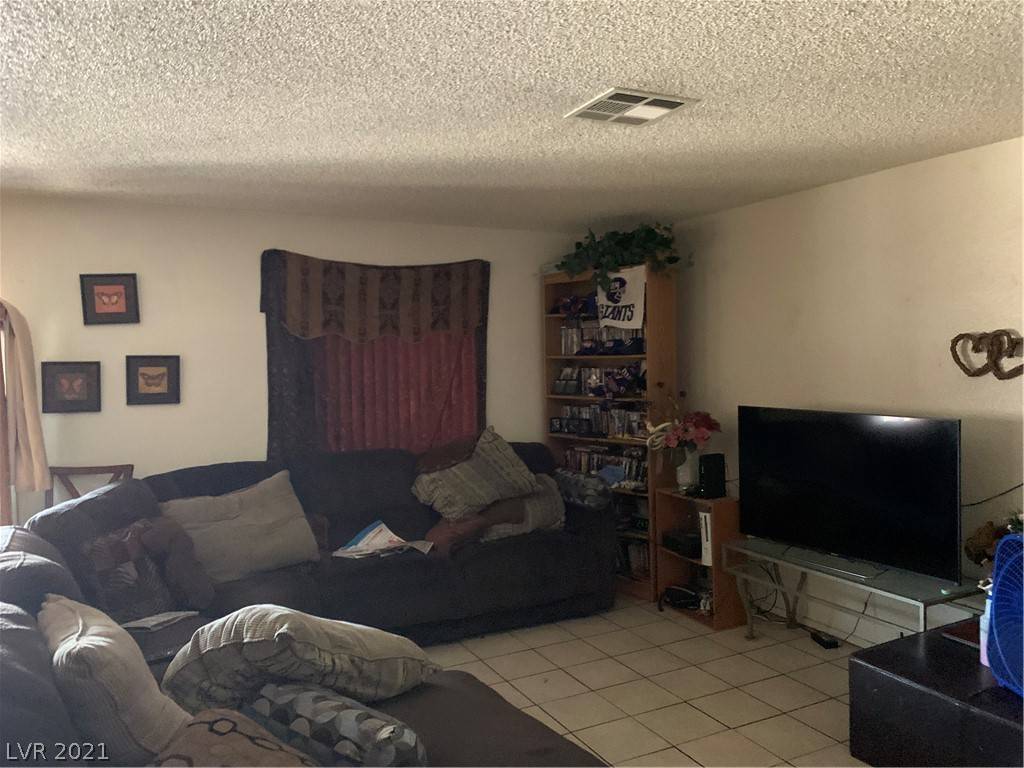 Las Vegas, NV 89122,5395 Bridgette WAY