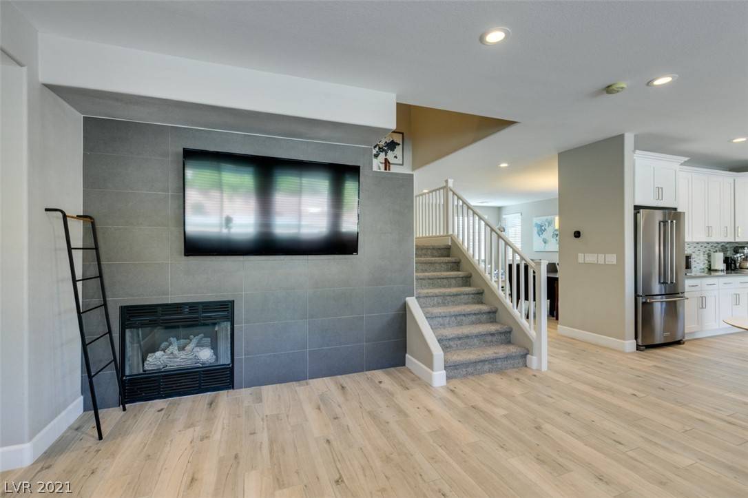 Henderson, NV 89052,898 Sir Raleigh CT