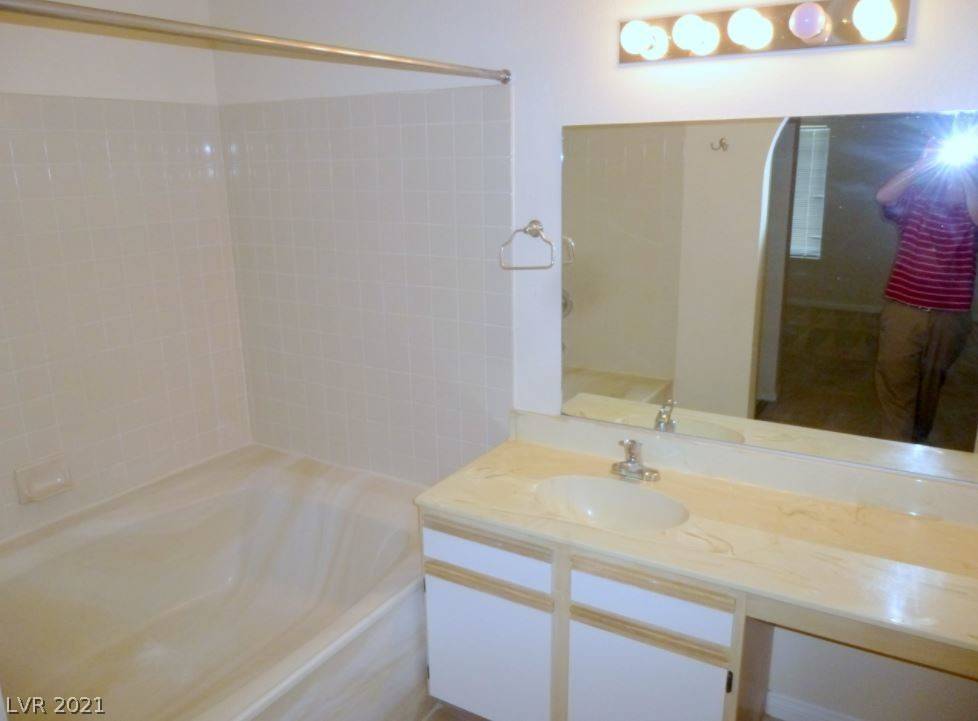 Las Vegas, NV 89117,2200 S Fort Apache RD #2103
