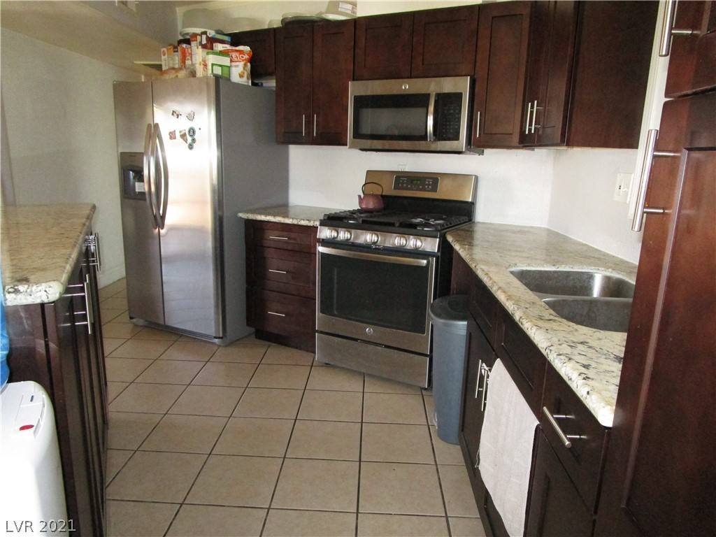 Las Vegas, NV 89122,5011 Ada DR