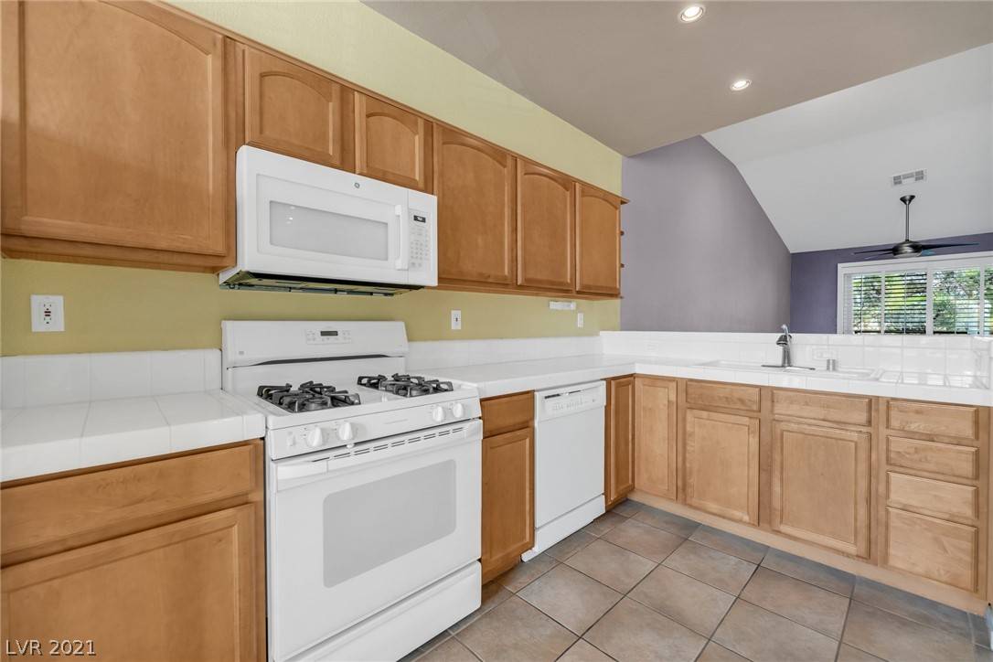 Las Vegas, NV 89144,824 Peachy Canyon CIR #203