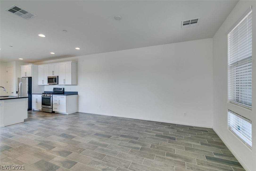 Henderson, NV 89011,981 E Sunset RD