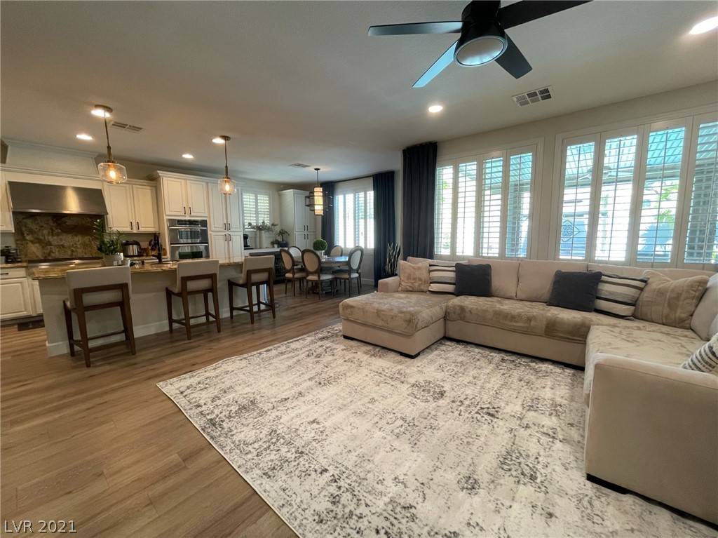 Henderson, NV 89052,820 Veramar CT