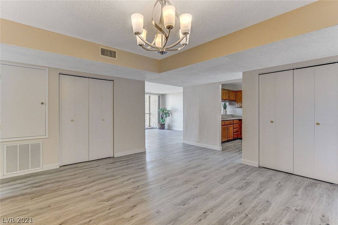 Las Vegas, NV 89169,750 S Royal Crest CIR #333