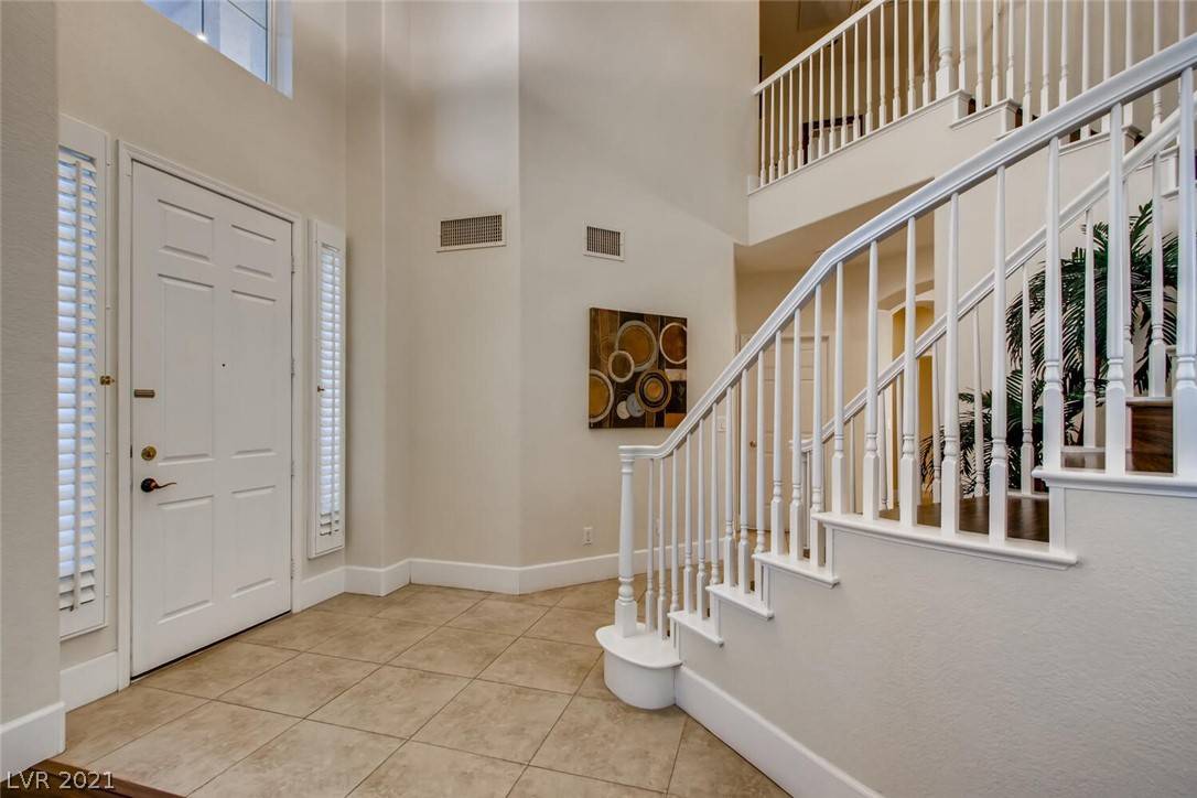 Las Vegas, NV 89117,9517 Spanish Steps LN