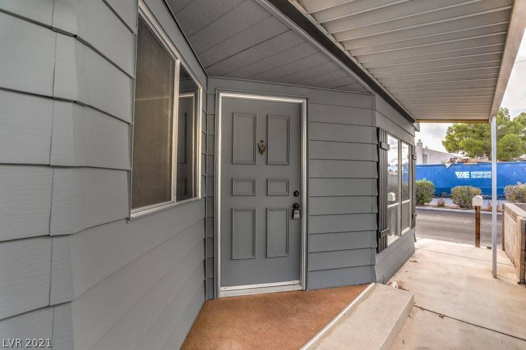 Las Vegas, NV 89103,4540 Royal Ridge AVE