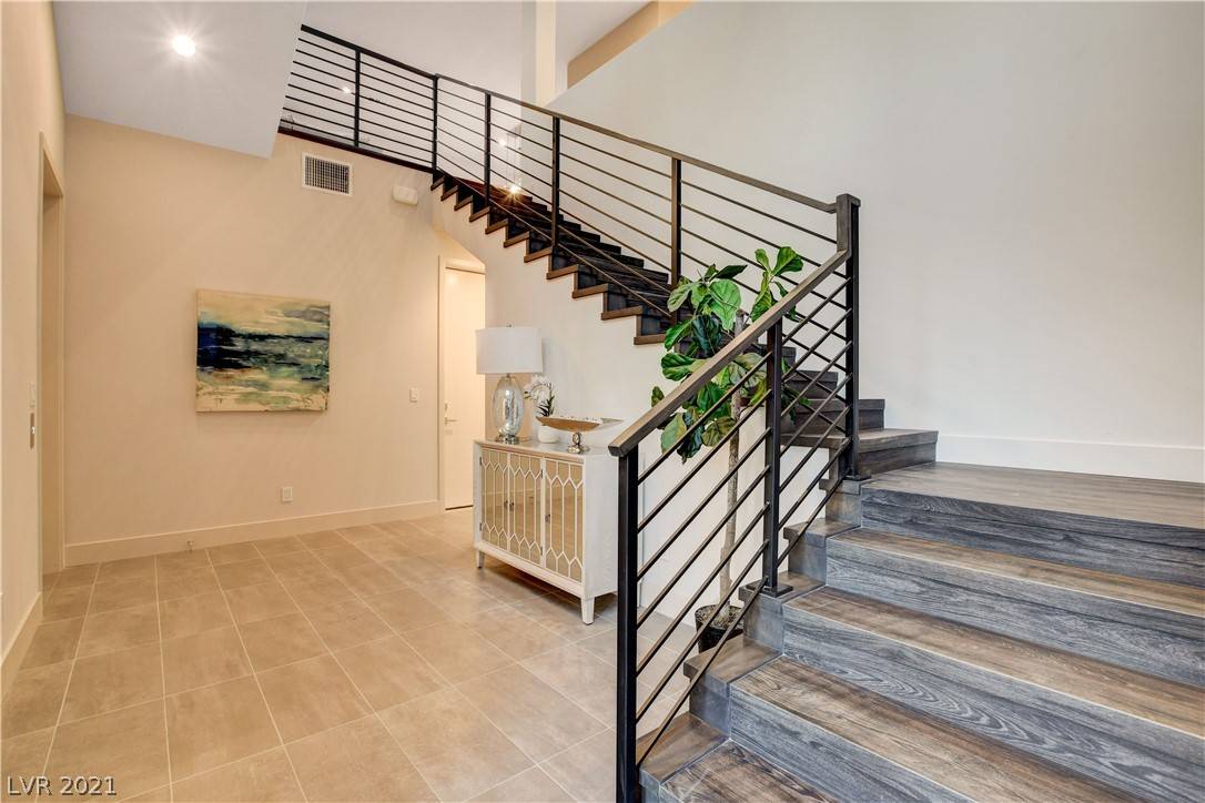 Henderson, NV 89012,390 Tranquil Peak CT