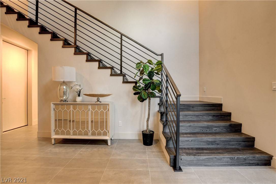 Henderson, NV 89012,390 Tranquil Peak CT