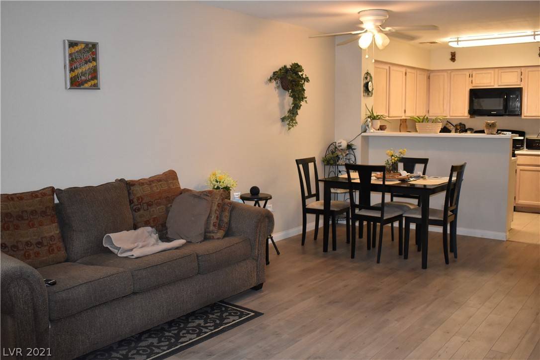 Las Vegas, NV 89108,2021 Chertsey DR #D