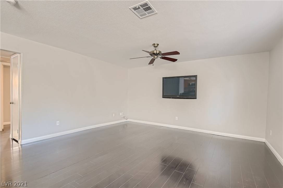 Las Vegas, NV 89117,8410 Eldora AVE #1070