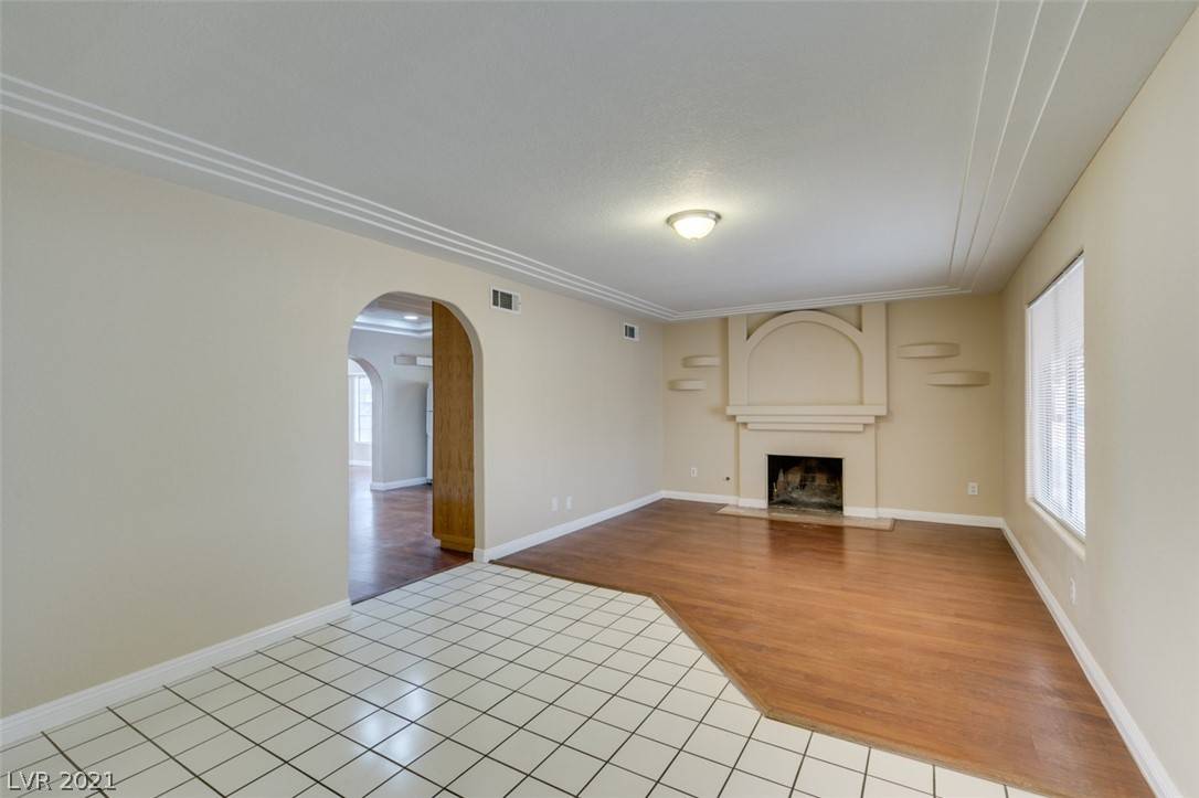 Las Vegas, NV 89110,424 Martha ST