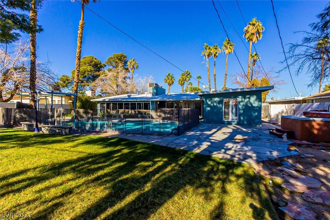 Las Vegas, NV 89102,2305 Karli DR