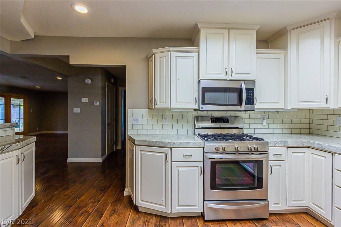 Las Vegas, NV 89102,2305 Karli DR