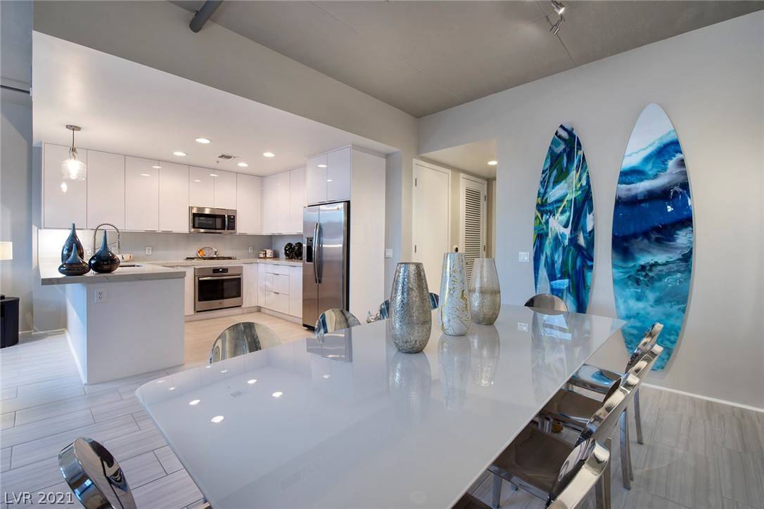 Las Vegas, NV 89101,353 E BONNEVILLE AVE #718
