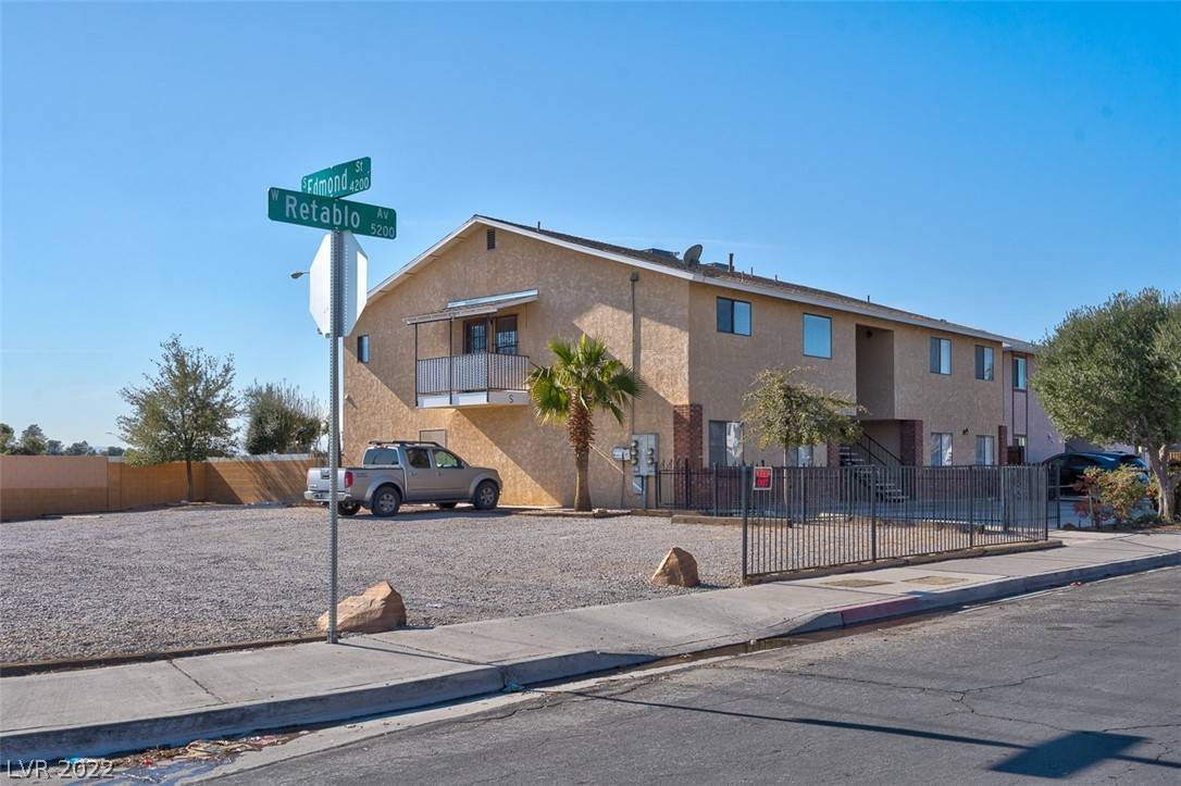 Las Vegas, NV 89103,5225 Retablo AVE