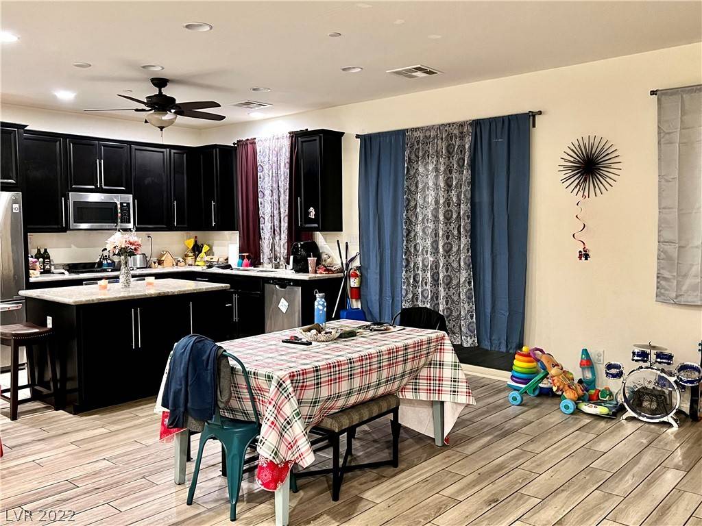 Henderson, NV 89011,386 Espressivo ST