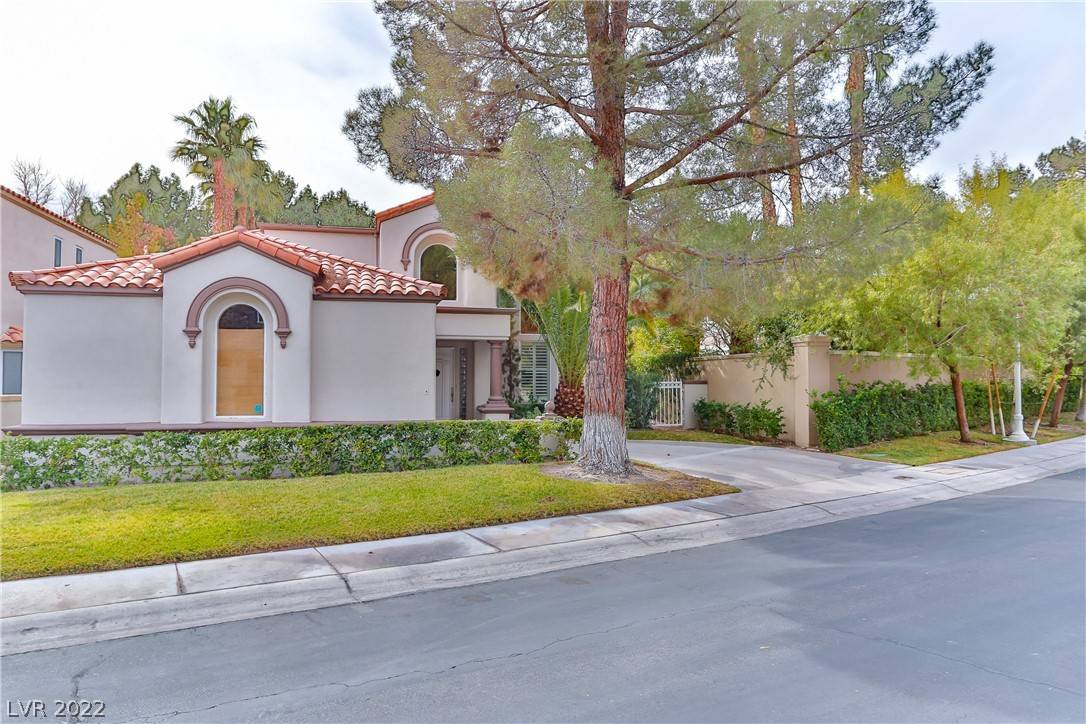 Las Vegas, NV 89113,8441 Carmel Ridge CT