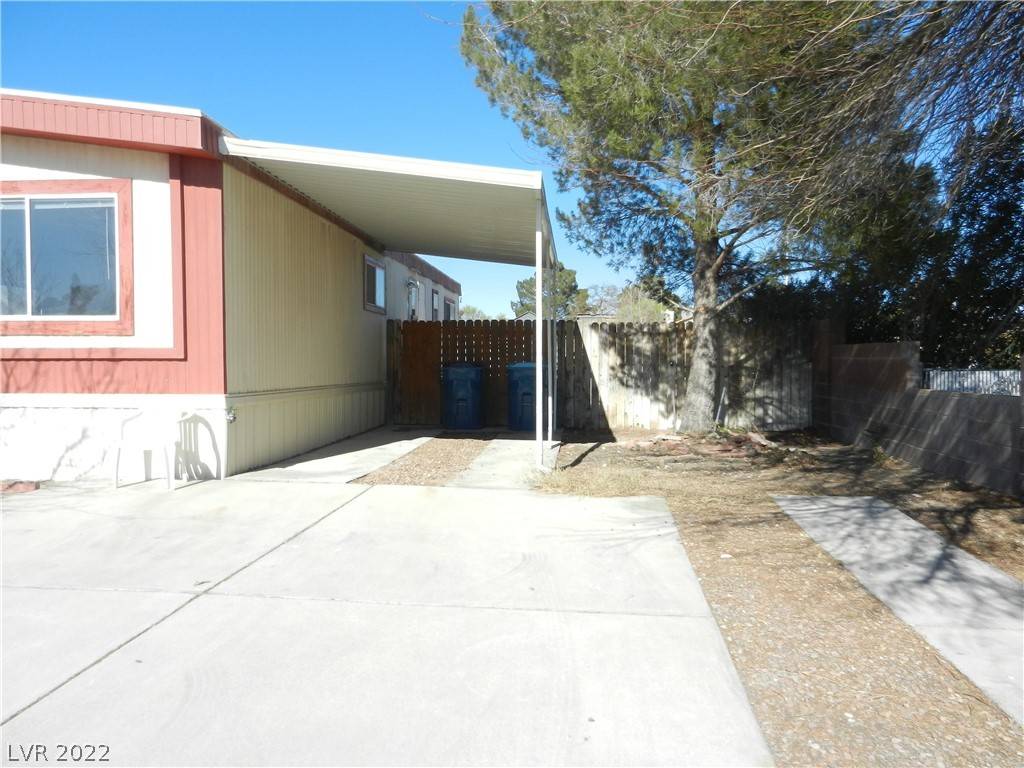 Las Vegas, NV 89108,6608 Plumflower LN