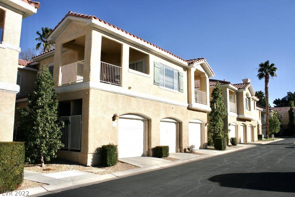 Henderson, NV 89012,251 S Green Valley Pkwy #2821
