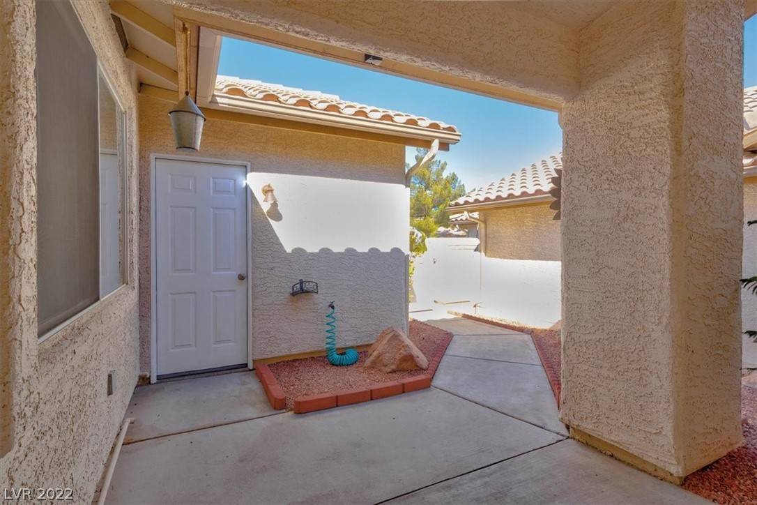 Las Vegas, NV 89129,9413 Mount Cash AVE #102